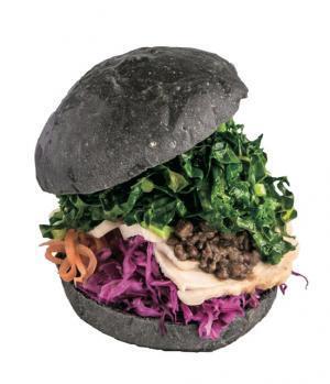 エル カフェ、オーガニック ケールを主役にしたメニュー。「ケールバーガー」や「ケールチキンサラダ」など