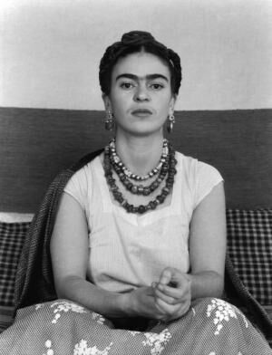 《フリーダ・カーロ》1937 年頃 Frida Kahlo, c. 1937