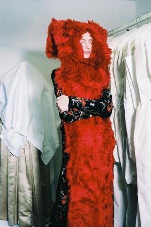 バレンシアガ、2016秋冬プレフォールコレクションを限定店舗で先行発売