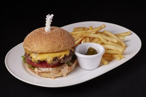 六本木No.1のハンバーガーはどれだ!?27店舗のハンバーガーが競う祭典「グルメバーガーグランプリ2016」開催