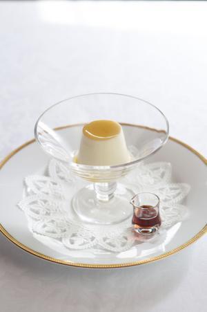 資生堂パーラー銀座本店で“黄身が白い卵”を使用したオムレツやプリンなどユニークなメニューが登場