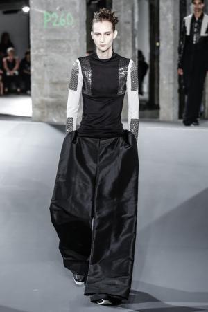 色×形×素材の冒険。リック・オウエンスのフリースタイル【17SSメンズ】