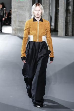 色×形×素材の冒険。リック・オウエンスのフリースタイル【17SSメンズ】