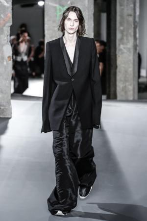 色×形×素材の冒険。リック・オウエンスのフリースタイル【17SSメンズ】