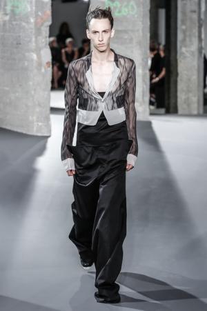 色×形×素材の冒険。リック・オウエンスのフリースタイル【17SSメンズ】