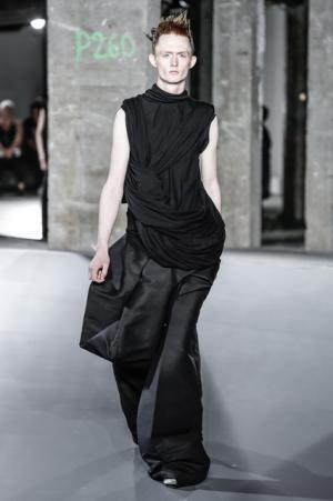 色×形×素材の冒険。リック・オウエンスのフリースタイル【17SSメンズ】