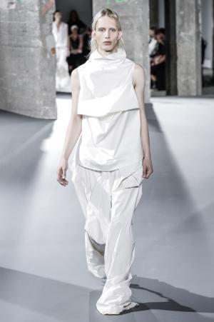 色×形×素材の冒険。リック・オウエンスのフリースタイル【17SSメンズ】