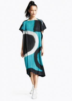 プリーツ プリーズ イッセイ ミヤケ、器からインスピレーションを得た2016秋冬コレクションを展開