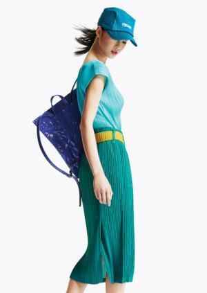 プリーツ プリーズ イッセイ ミヤケ、器からインスピレーションを得た2016秋冬コレクションを展開