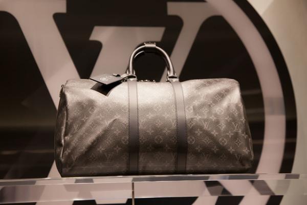 ルイ・ヴィトン×藤原ヒロシのコラボレーションに約4,000人の行列！世界最速でデニムラインも登場