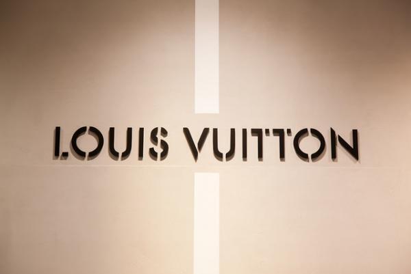 ルイ・ヴィトン×藤原ヒロシのコラボレーションに約4,000人の行列！世界最速でデニムラインも登場