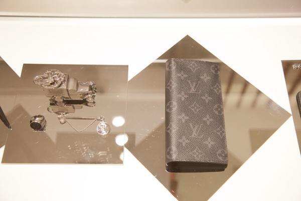 ルイ・ヴィトン×藤原ヒロシのコラボレーションに約4,000人の行列！世界最速でデニムラインも登場