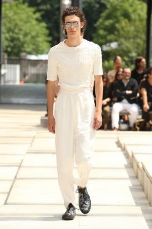 イッセイ ミヤケ メン、真っ白なキャンバスを持ちいざ色彩に出会う旅へ【17SSメンズ】