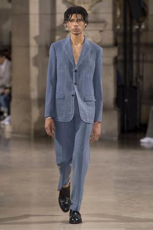 メゾン マルジェラが新定義。ロマンティックでメランコリックでフェミニンな男たち【17SSメンズ】