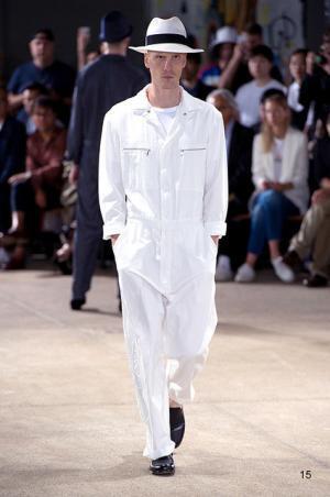 自身の肌をもファッションとして、ジュンヤ ワタナベ マン風“チンピラ”【17SSメンズ】