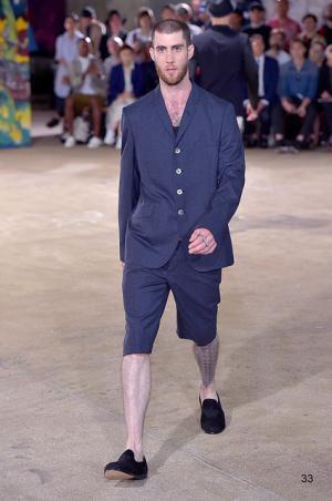 自身の肌をもファッションとして、ジュンヤ ワタナベ マン風“チンピラ”【17SSメンズ】