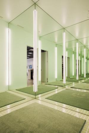 オフ-ホワイト c/o ヴァージル アブローが南青山に旗艦店をオープン、2016秋冬コレクションも