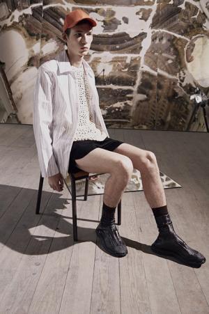 夏の雨の日を快適に。テント=ウォータープルーフに着目したアクネ ストゥディオズ【17SSメンズ】