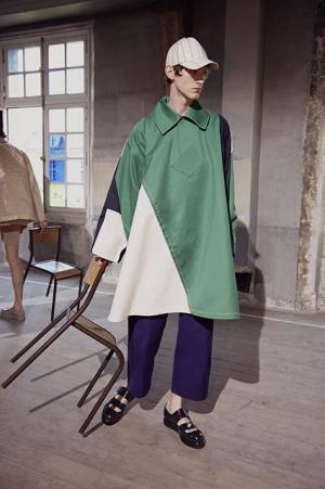 夏の雨の日を快適に。テント=ウォータープルーフに着目したアクネ ストゥディオズ【17SSメンズ】