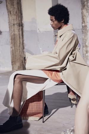 夏の雨の日を快適に。テント=ウォータープルーフに着目したアクネ ストゥディオズ【17SSメンズ】