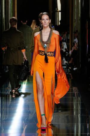 バルマン オム、時空を超え日常からエスケープ【17SSメンズ】