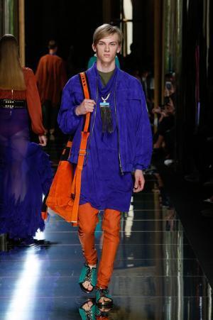 バルマン オム、時空を超え日常からエスケープ【17SSメンズ】