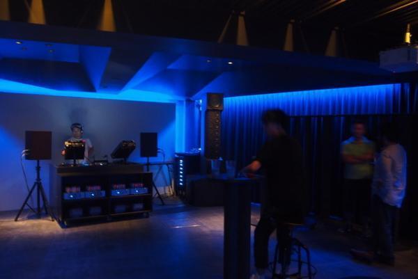 ふくろうが女将のホステルが八丁堀にオープン！1階にはおでん屋、地下には音楽好きが集えるバーも