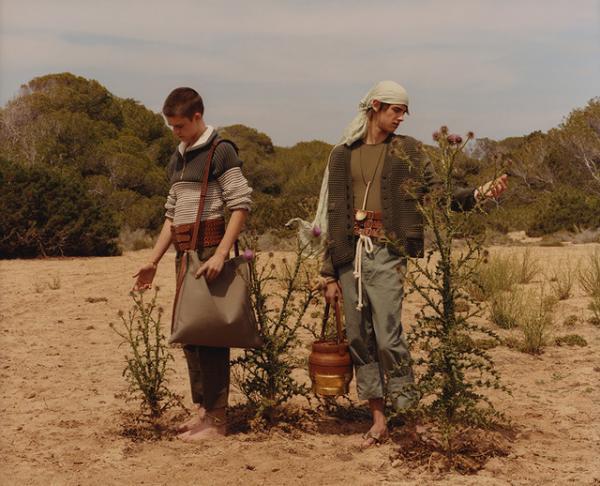 ロエベ、夕陽に染まったエキゾチックな漂流記【17SSメンズ】