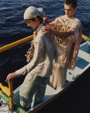 ロエベ、夕陽に染まったエキゾチックな漂流記【17SSメンズ】