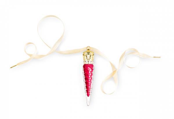 クリスチャン ルブタンの新作ルージュは、たったひと塗りでパテントレザーのような輝きを放つ“唇のマニキュア”