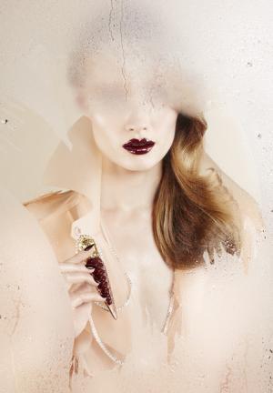 クリスチャン ルブタンの新作ルージュは、たったひと塗りでパテントレザーのような輝きを放つ“唇のマニキュア”