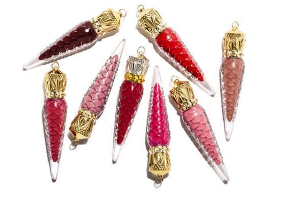 クリスチャン ルブタンの新作ルージュは、たったひと塗りでパテントレザーのような輝きを放つ“唇のマニキュア”