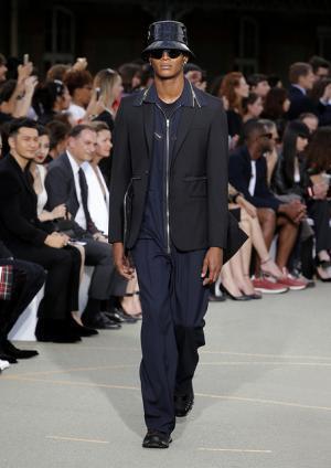 ジバンシィ バイ リカルド ティッシ、謎めくミステリーのシンボル【17SSメンズ&amp;16-17AWクチュール】