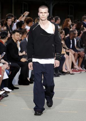 ジバンシィ バイ リカルド ティッシ、謎めくミステリーのシンボル【17SSメンズ&amp;16-17AWクチュール】