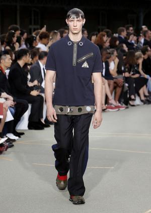 ジバンシィ バイ リカルド ティッシ、謎めくミステリーのシンボル【17SSメンズ&amp;16-17AWクチュール】