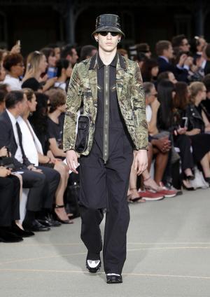 ジバンシィ バイ リカルド ティッシ、謎めくミステリーのシンボル【17SSメンズ&amp;16-17AWクチュール】