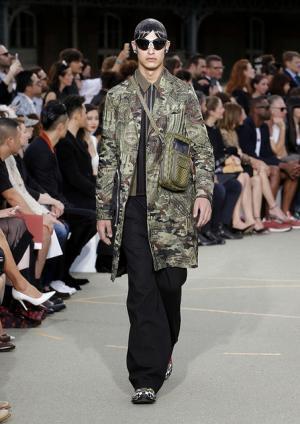 ジバンシィ バイ リカルド ティッシ、謎めくミステリーのシンボル【17SSメンズ&amp;16-17AWクチュール】