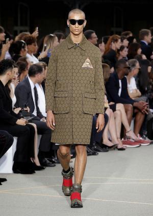 ジバンシィ バイ リカルド ティッシ、謎めくミステリーのシンボル【17SSメンズ&amp;16-17AWクチュール】