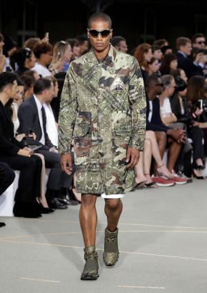 ジバンシィ バイ リカルド ティッシ、謎めくミステリーのシンボル【17SSメンズ&amp;16-17AWクチュール】