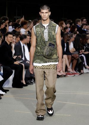 ジバンシィ バイ リカルド ティッシ、謎めくミステリーのシンボル【17SSメンズ&amp;16-17AWクチュール】