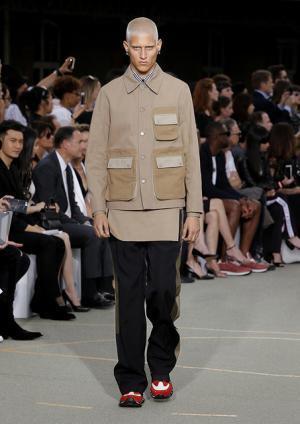 ジバンシィ バイ リカルド ティッシ、謎めくミステリーのシンボル【17SSメンズ&amp;16-17AWクチュール】