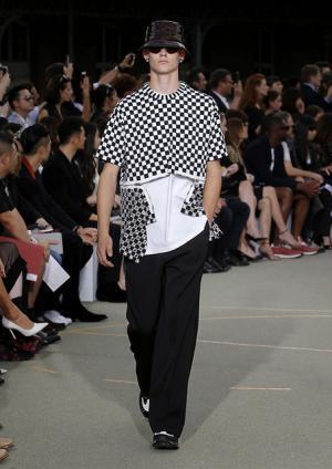 ジバンシィ バイ リカルド ティッシ、謎めくミステリーのシンボル【17SSメンズ&amp;16-17AWクチュール】