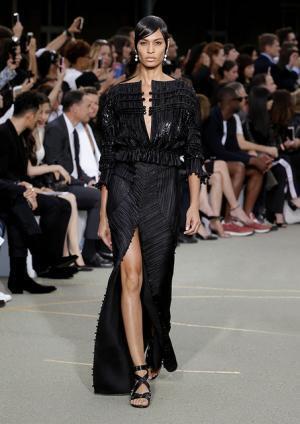 ジバンシィ バイ リカルド ティッシ、謎めくミステリーのシンボル【17SSメンズ&amp;16-17AWクチュール】