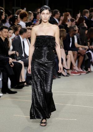 ジバンシィ バイ リカルド ティッシ、謎めくミステリーのシンボル【17SSメンズ&amp;16-17AWクチュール】