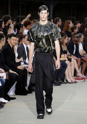 ジバンシィ バイ リカルド ティッシ、謎めくミステリーのシンボル【17SSメンズ&amp;16-17AWクチュール】