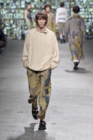 ドリス ヴァン ノッテンがアーツ・アンド・クラフツ運動を提唱【17SSメンズ】