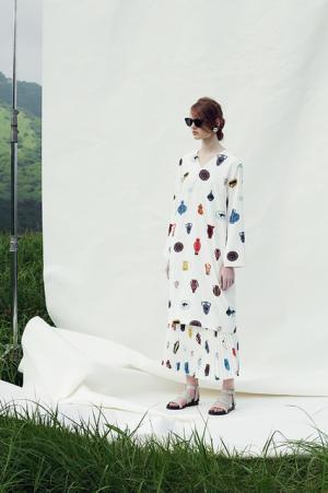 タロウホリウチ、ピカソの壺へオマージュを込めて【17年プレスプリングサマー】