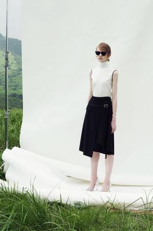 タロウホリウチ、ピカソの壺へオマージュを込めて【17年プレスプリングサマー】