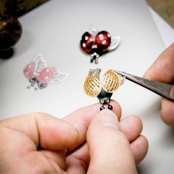 パリの天空に浮かぶヴァン クリーフ&amp;アーペルのアトリエで、その創造性に触れる【Paris report--4/5】