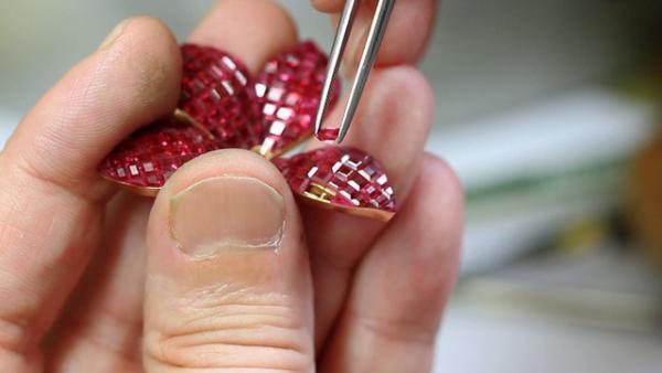 パリの天空に浮かぶヴァン クリーフ&amp;アーペルのアトリエで、その創造性に触れる【Paris report--4/5】